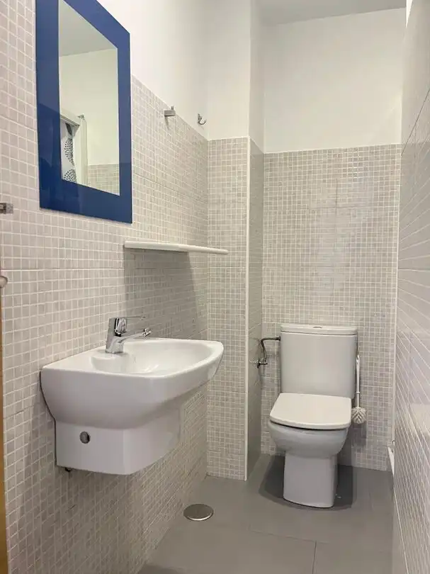 Badezimmer von Wohnung zum Verkauf in Barañáin / Barañain mit Heizung und Balkon