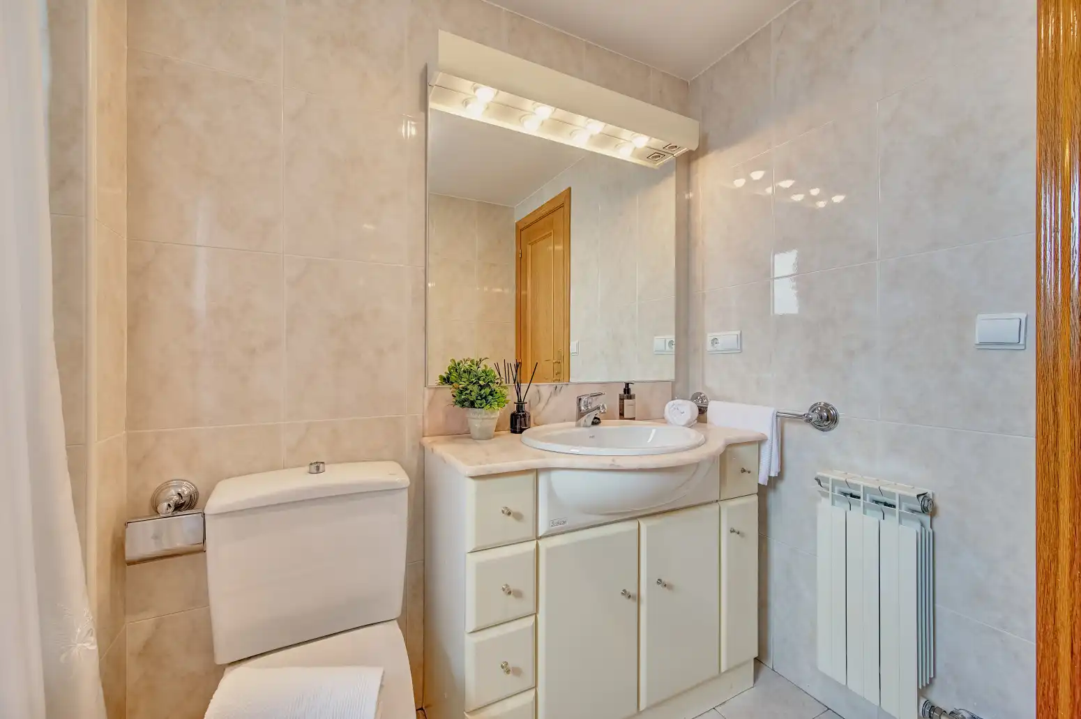 Baño de Piso en venta en Huarte / Uharte, Navarra