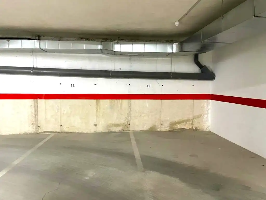 Garage for sale in DONANTES DE SANGRE, Agoncillo