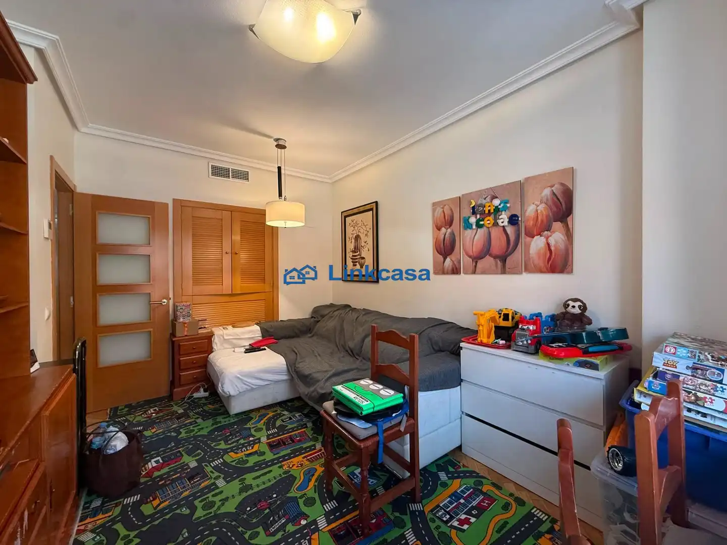 Sala de estar de Piso en venta en Madrid con Calefacción, Trastero y Piscina comunitaria