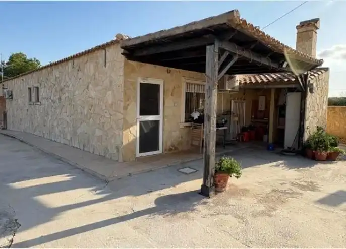 Vista exterior de Casa o xalet en venda en Crevillent amb Aire condicionat, Jardí privat i Traster