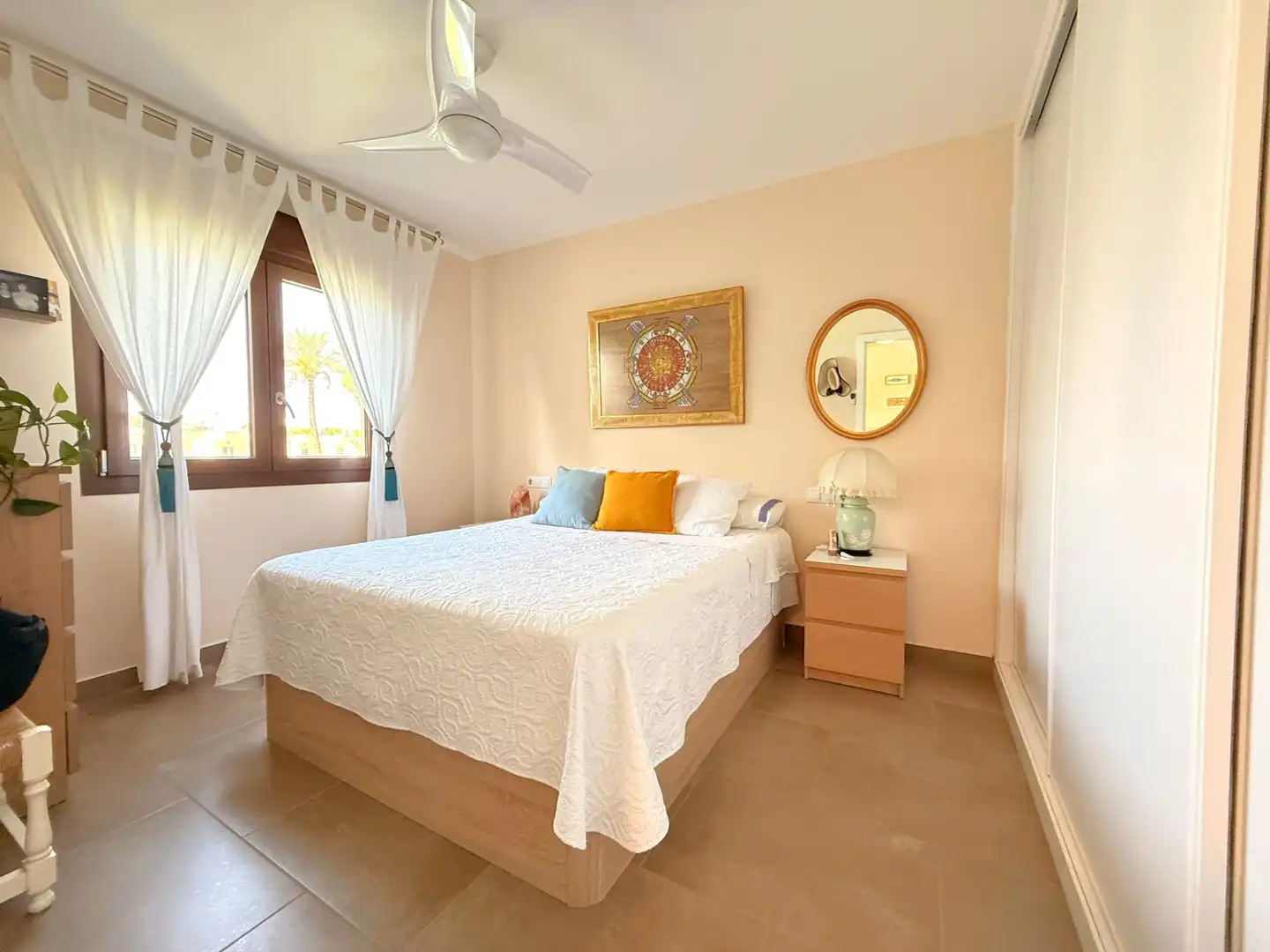 Habitación de Apartamento en venta en Estepona con Aire acondicionado, Terraza y Piscina