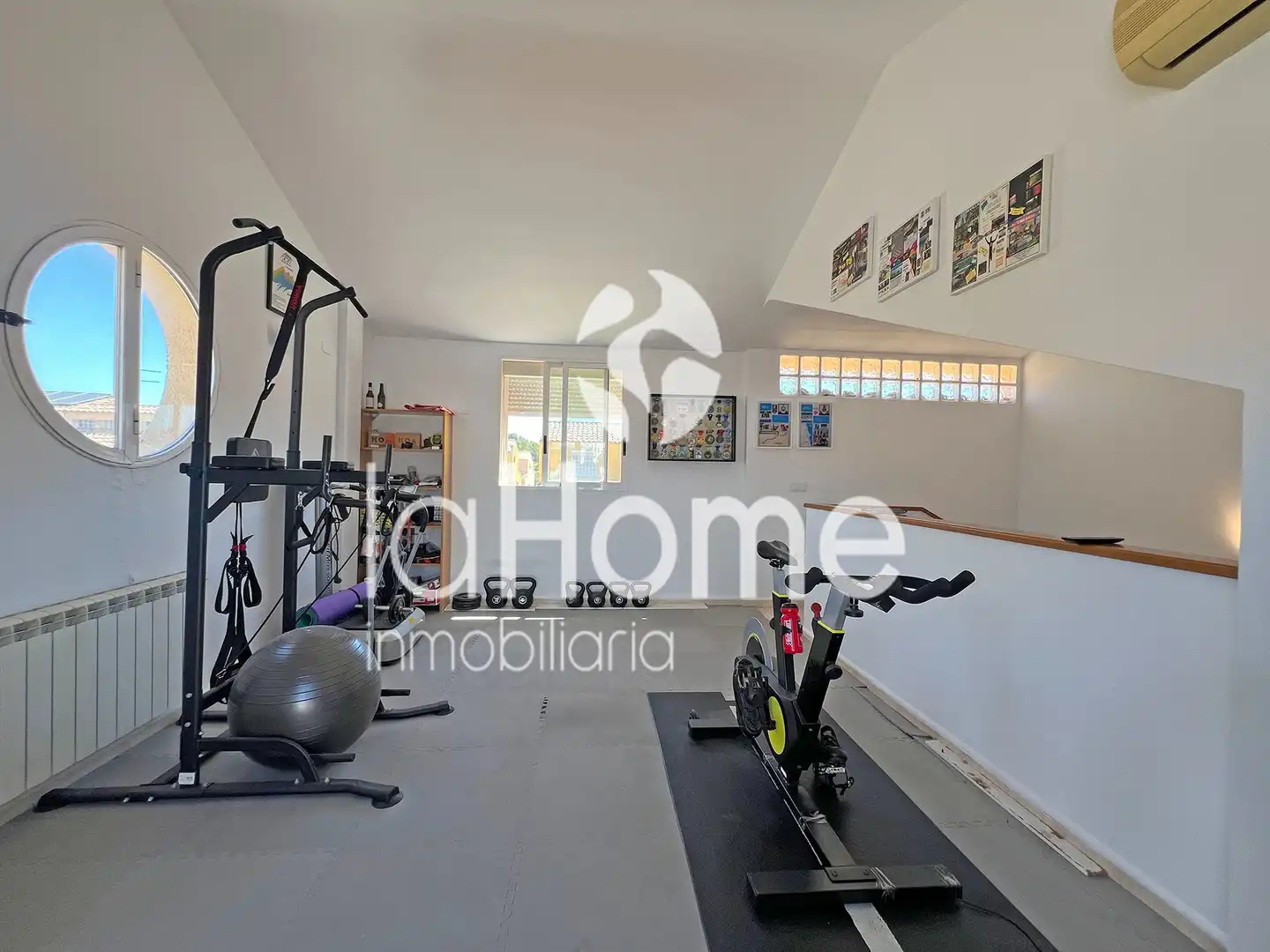Houses for sale in La Pobla de Vallbona  with Air Conditioner, Heating and Private garden