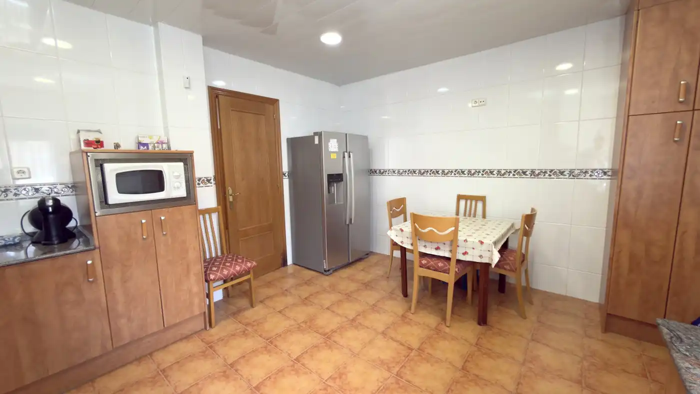 Cuina de Casa o xalet en venda en El Vendrell amb Jardí privat, Terrassa i Alarma