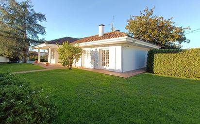 Jardí de Casa o xalet en venda en Torrelavega  amb Calefacció i Jardí privat