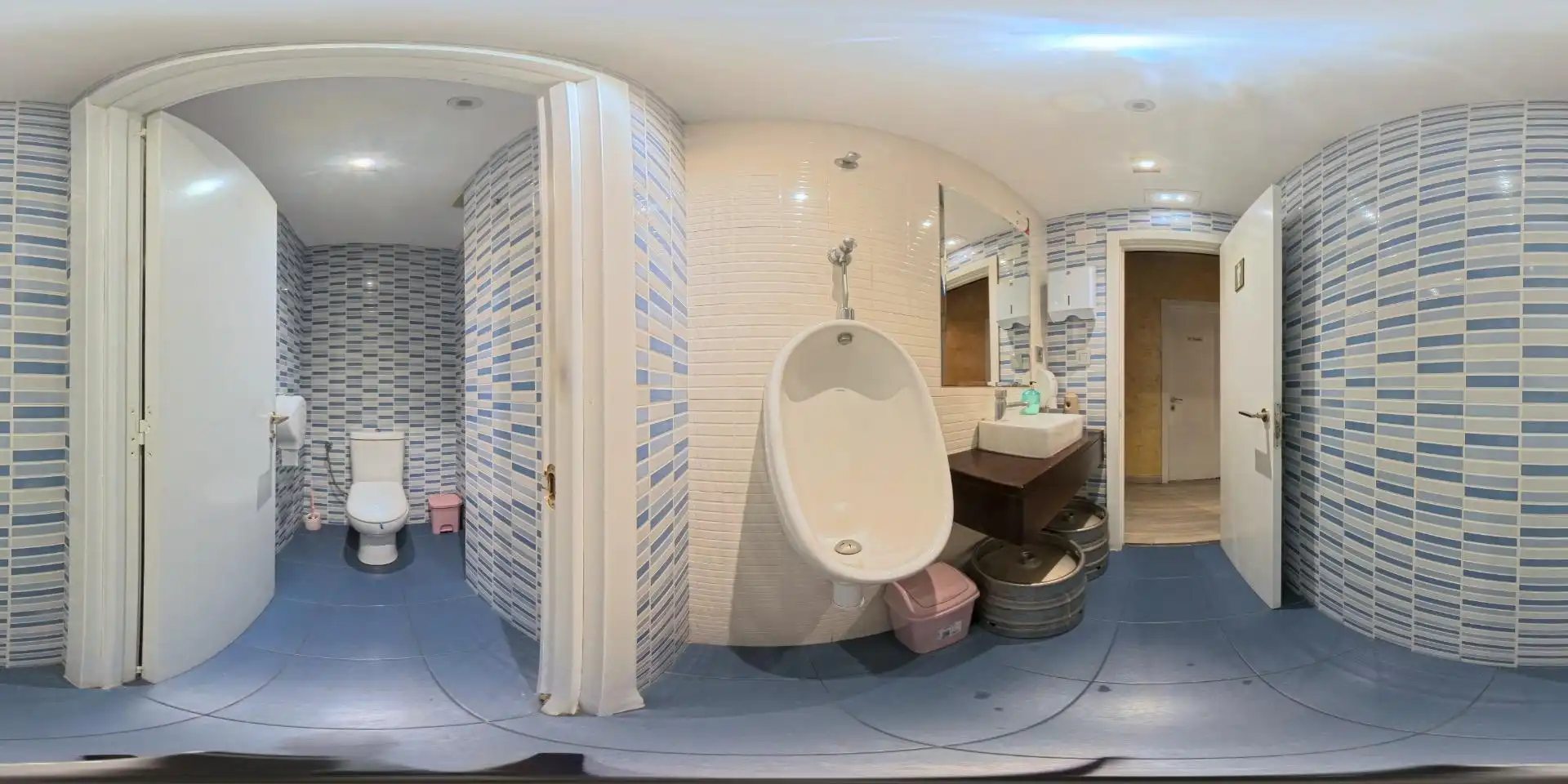Baño de Local de alquiler en Gijón  con Aire acondicionado
