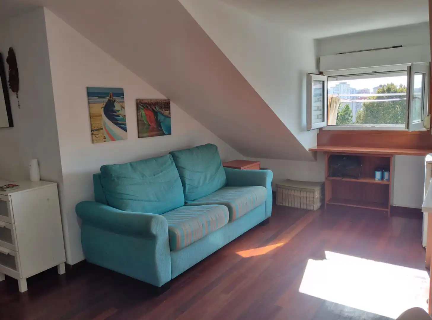 Sala d'estar de Estudi en venda en Santander amb Parquet i Moblat