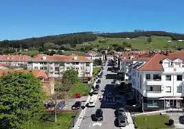 Vista exterior de Pis en venda en Meruelo amb Calefacció, Moblat i Balcó