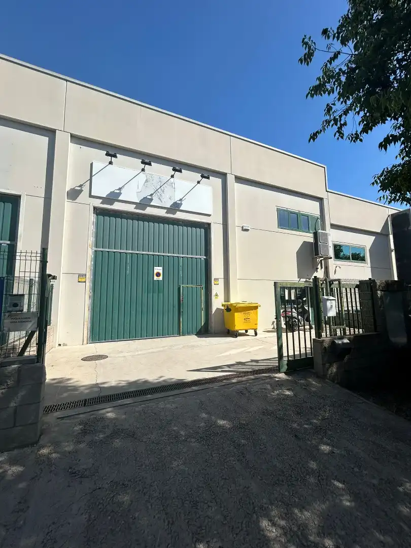 Vista exterior de Nave industrial en venta en Tarragona con Calefacción
