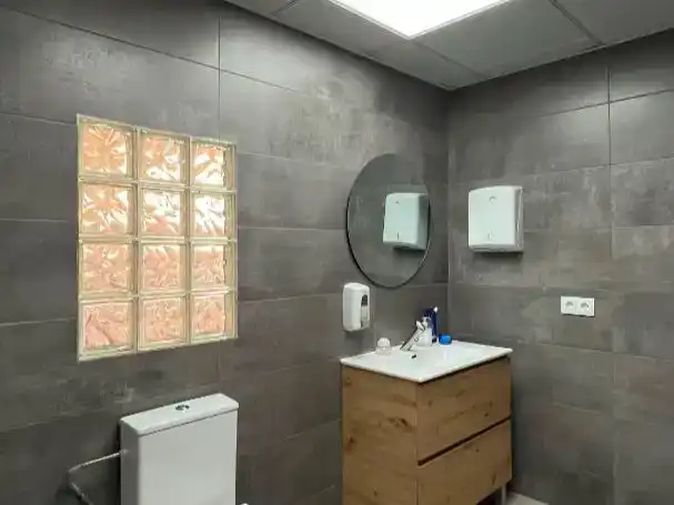 Baño de Piso para compartir en Tauste con Aire acondicionado, Trastero y Amueblado