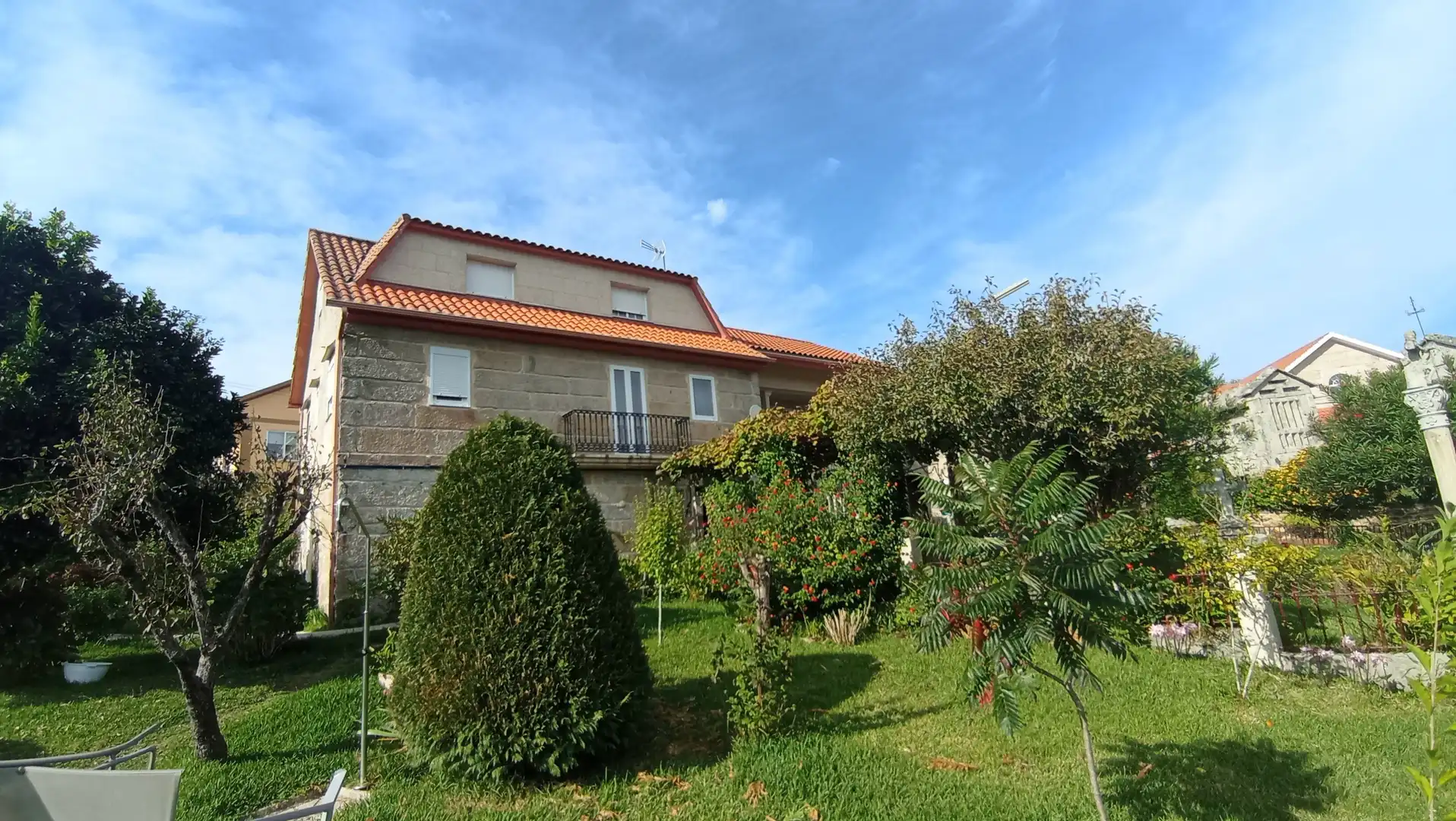 Vista exterior de Casa o chalet en venta en Ponte Caldelas con Calefacción, Jardín privado y Parquet