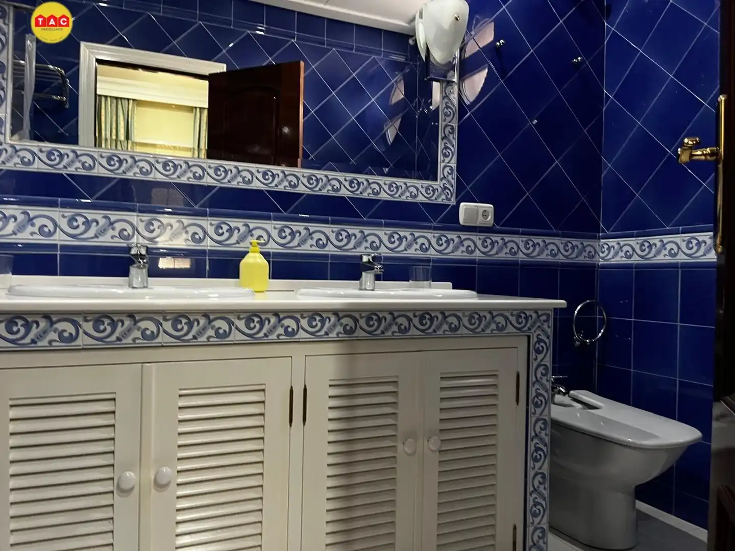 Baño de Casa o chalet en venta en Lepe con Aire acondicionado, Calefacción y Jardín privado