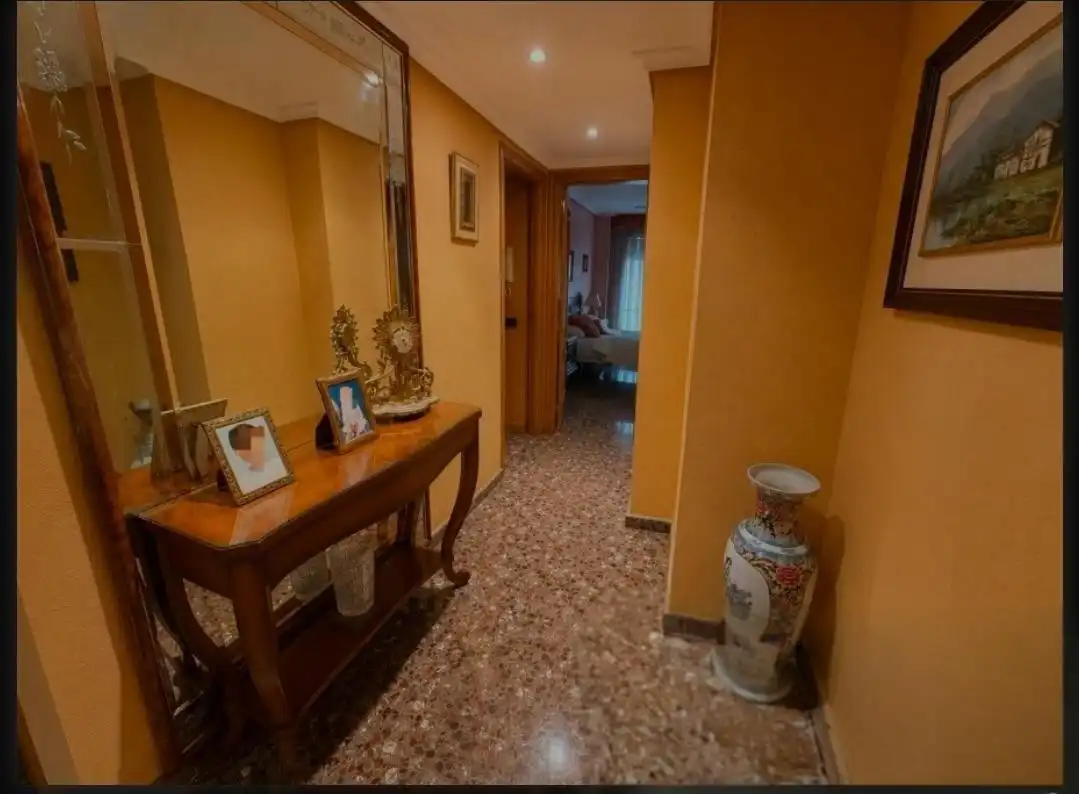 Flat for sale in Xirivella  with Air Conditioner, Furnished and Balcony