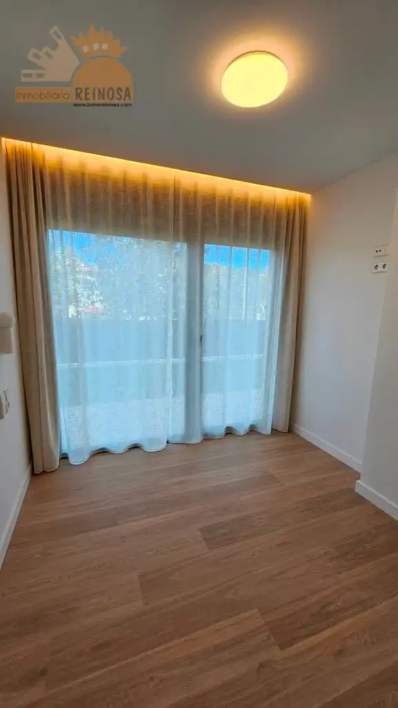 Habitación de Planta baja en venta en Molina de Segura con Aire acondicionado, Jardín privado y Parquet