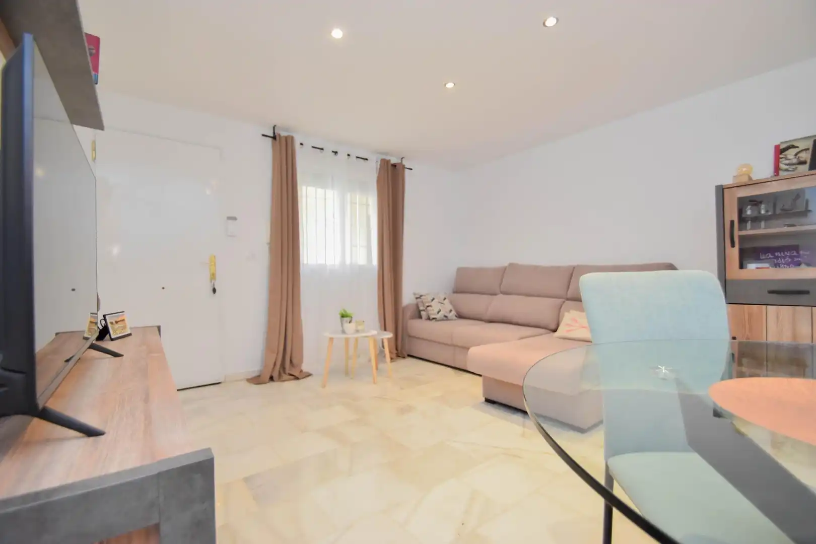 Sala d'estar de Dúplex en venda en Cúllar Vega amb Aire condicionat, Calefacció i Terrassa