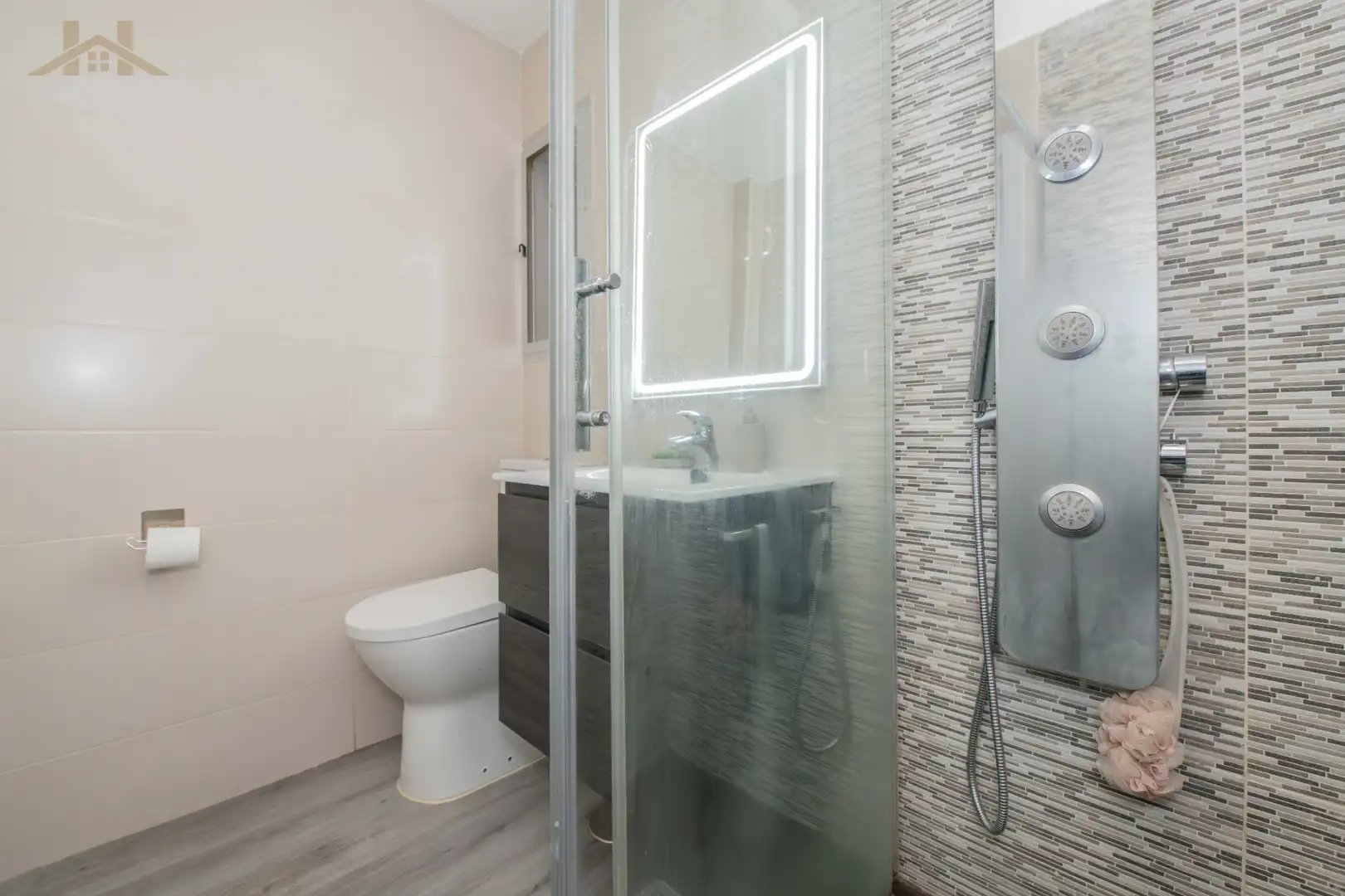Baño de Piso en venta en Fuenlabrada con Aire acondicionado, Calefacción y Horno