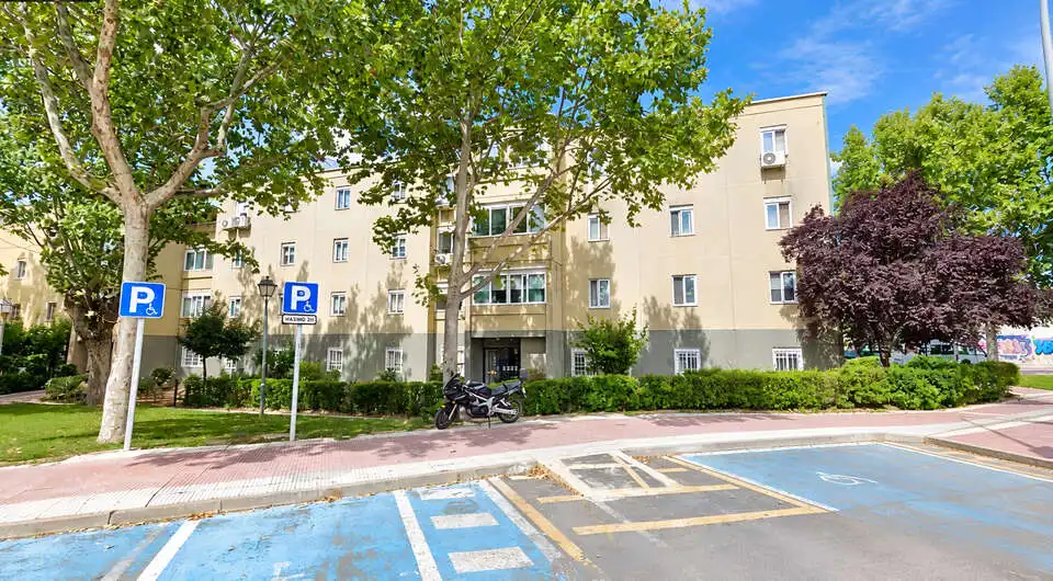 Vista exterior de Piso en venta en Mejorada del Campo con Calefacción, Terraza y Trastero