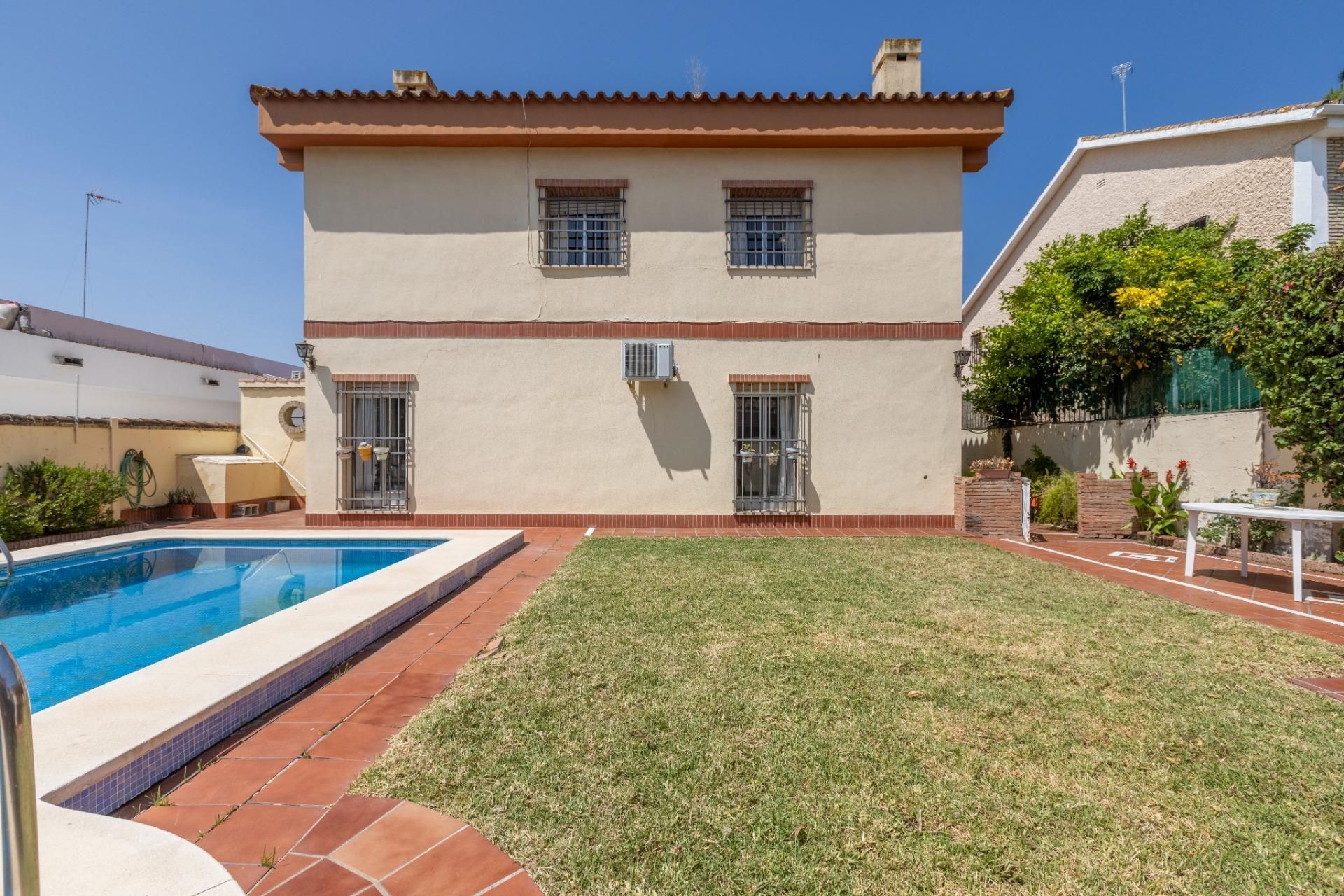 Jardí de Casa o xalet en venda en  Sevilla Capital amb Aire condicionat, Calefacció i Jardí privat
