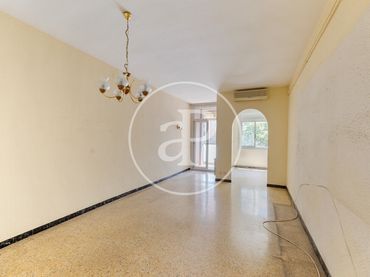 Appartamento con balcone in vendita a Carrer de Provença