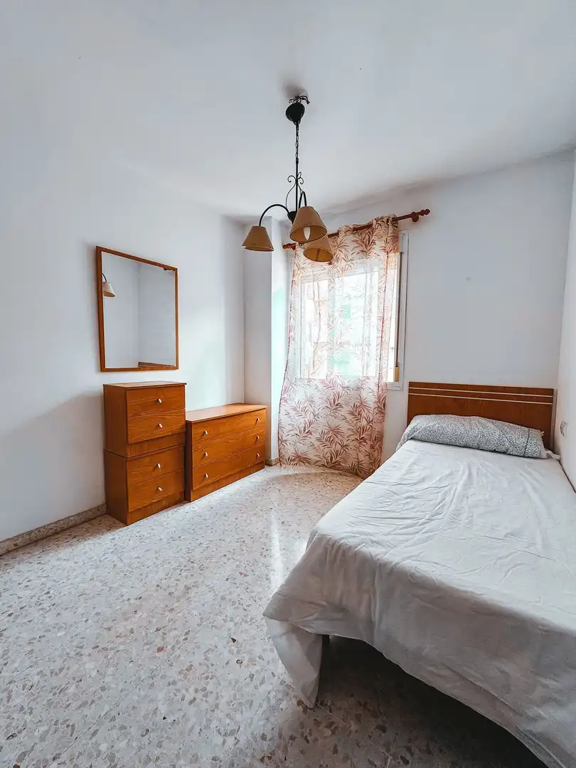 Bedroom of Flat for rent in Algeciras  with Air Conditioner, Furnished and Pets allowed