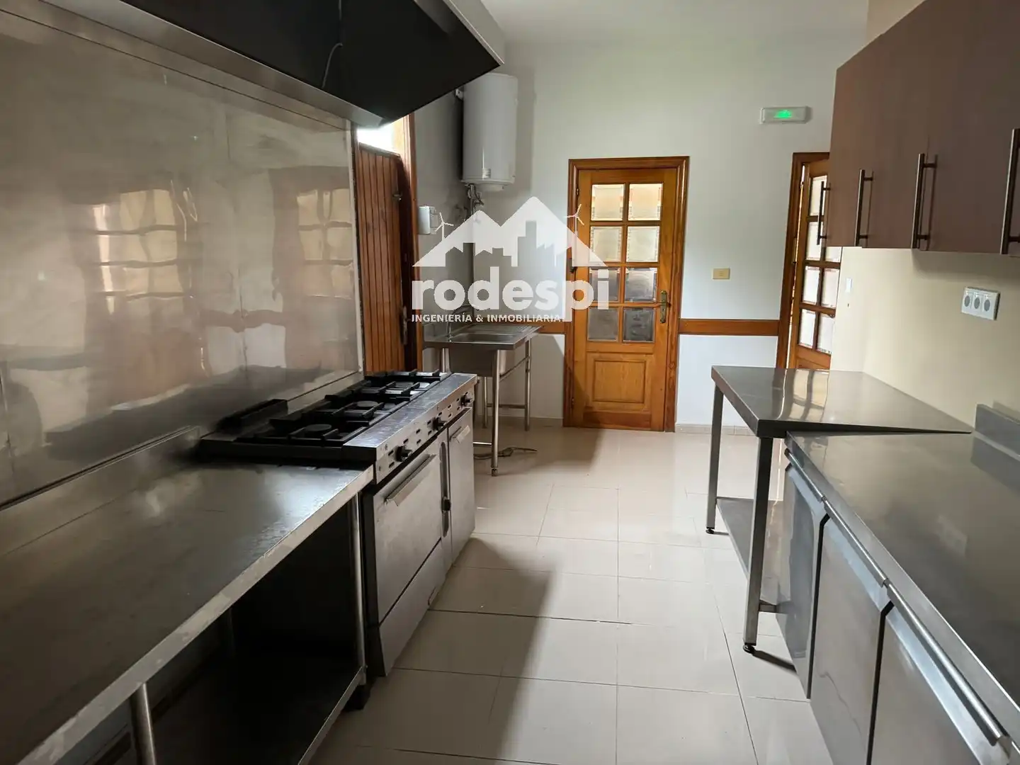 Kitchen of Commercial properties for rent in Arbo  with Furnished