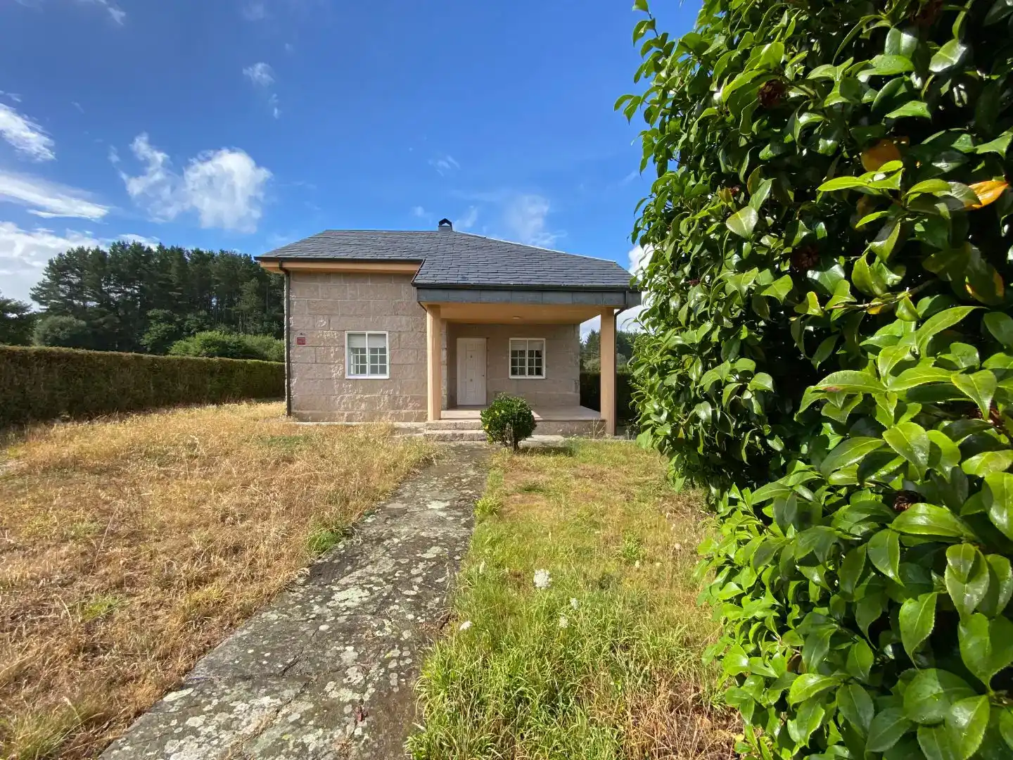 Vista exterior de Pis en venda en Lugo amb Jardí privat i Moblat