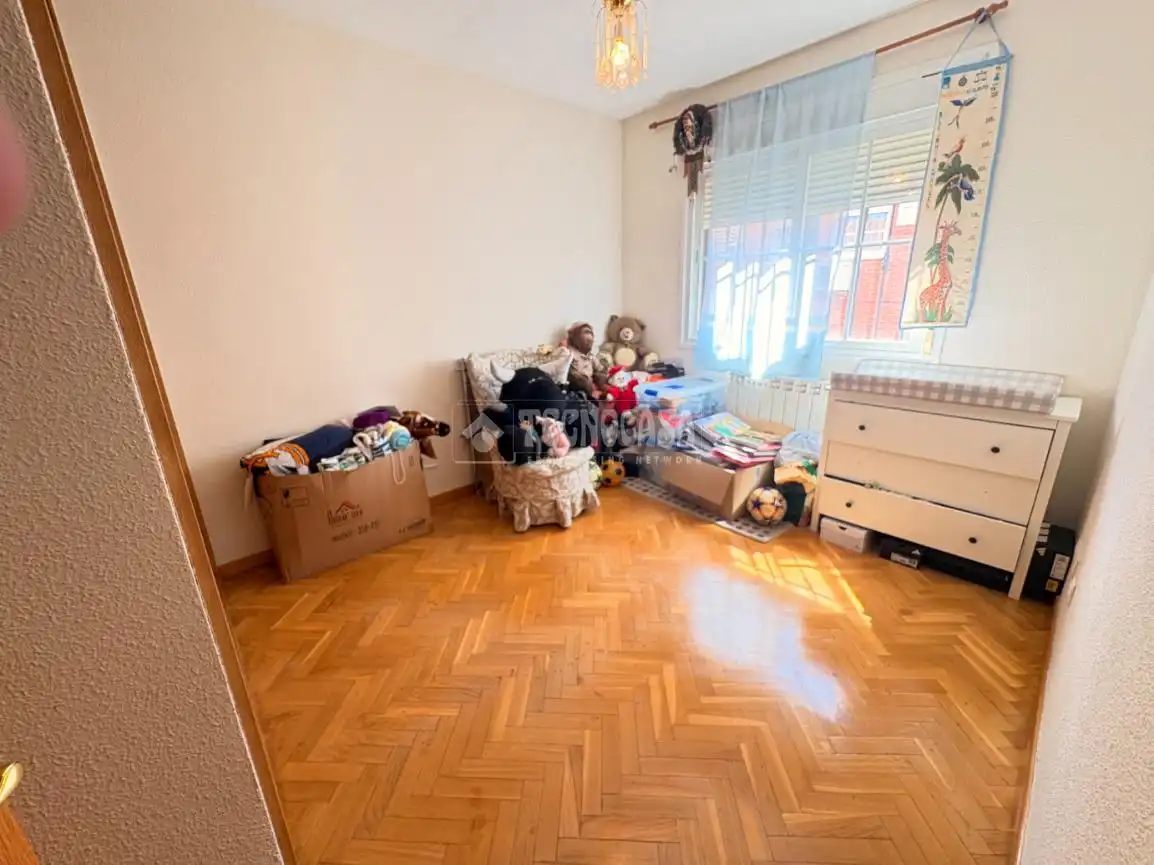 Habitación de Casa adosada en venta en Loeches