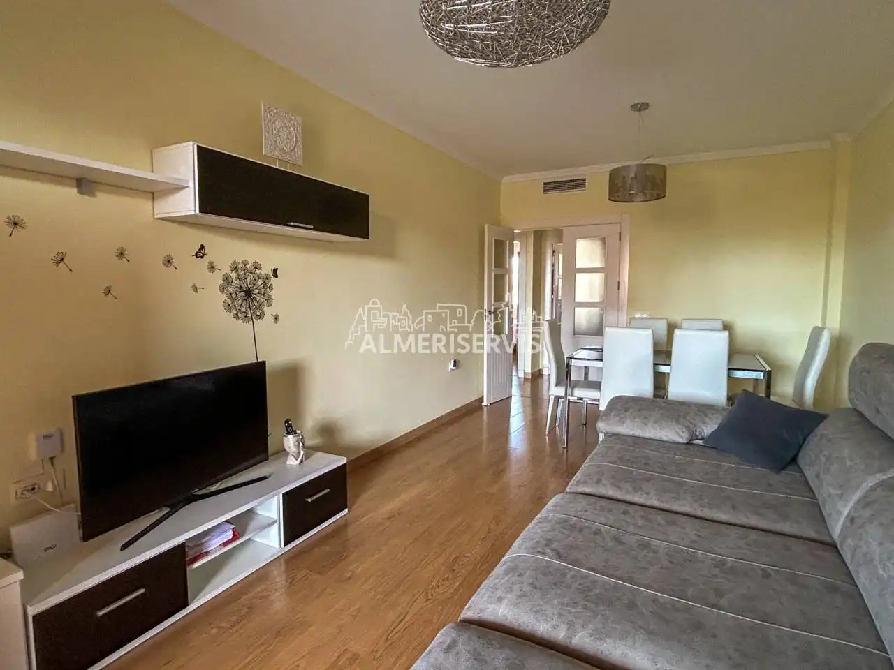 Sala de estar de Piso de alquiler en El Ejido con Terraza, Amueblado y Piscina comunitaria