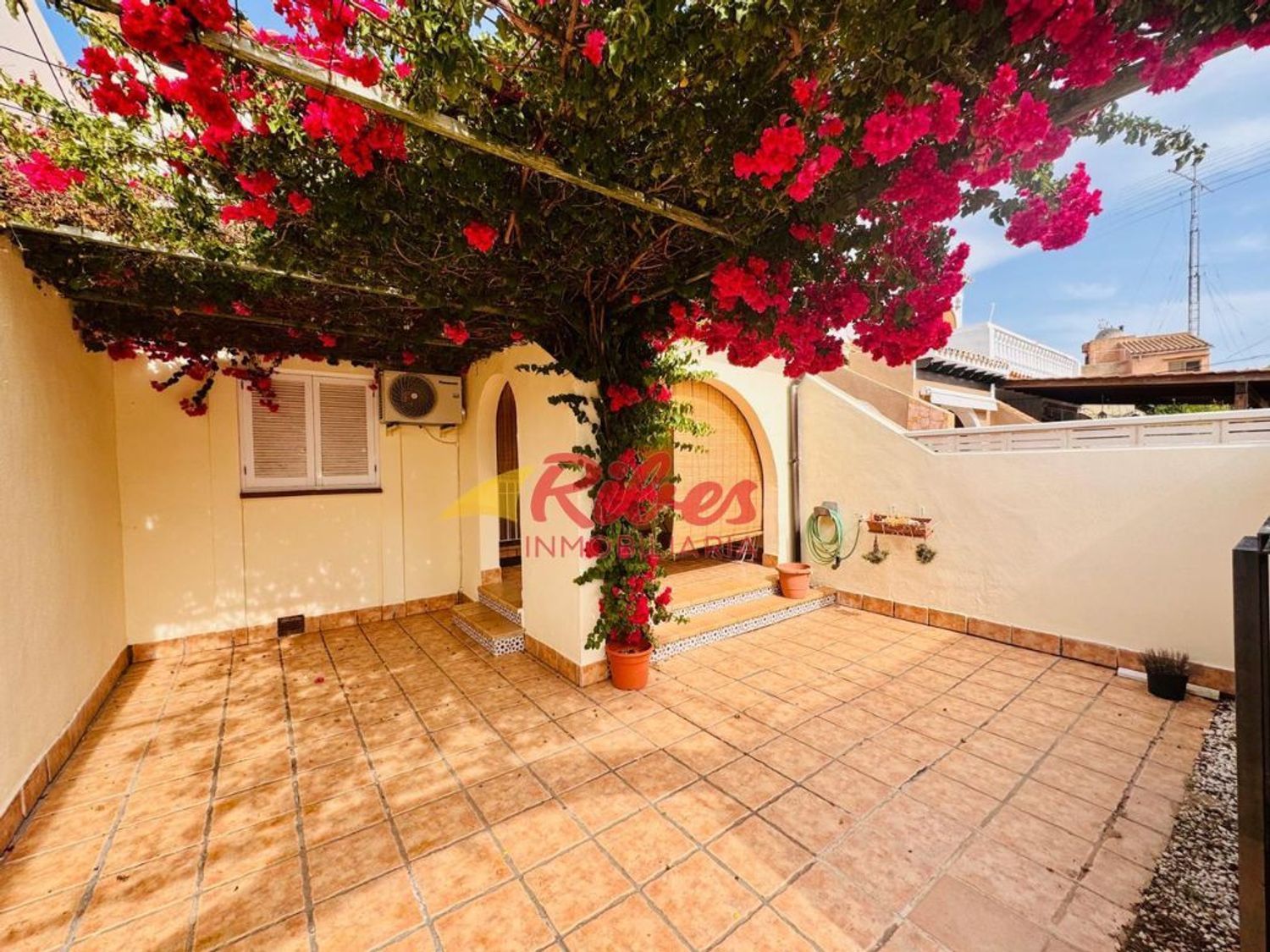 Exterior view of House or chalet for sale in Tavernes de la Valldigna  with Air Conditioner, Private garden and Terrace