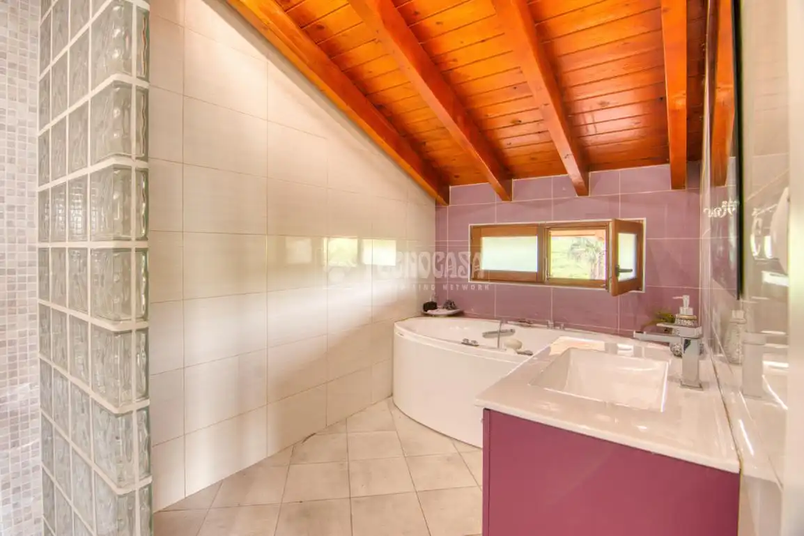 Bathroom of Houses for sale in Polanco  with Swimming Pool
