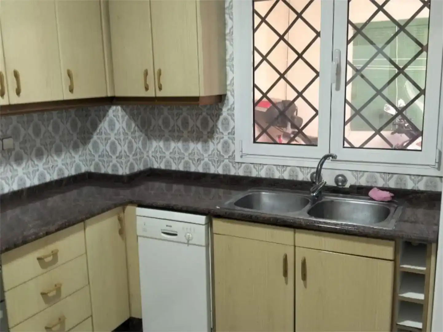Kitchen of Flat for sale in Otos  with Air Conditioner, Private garden and Storage room
