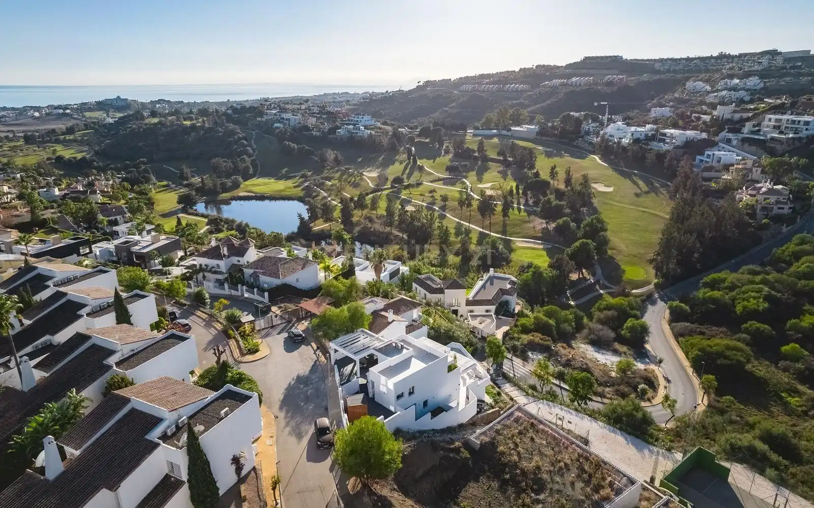 Vista exterior de Casa o chalet en venta en Benahavís con Aire acondicionado, Trastero y Piscina