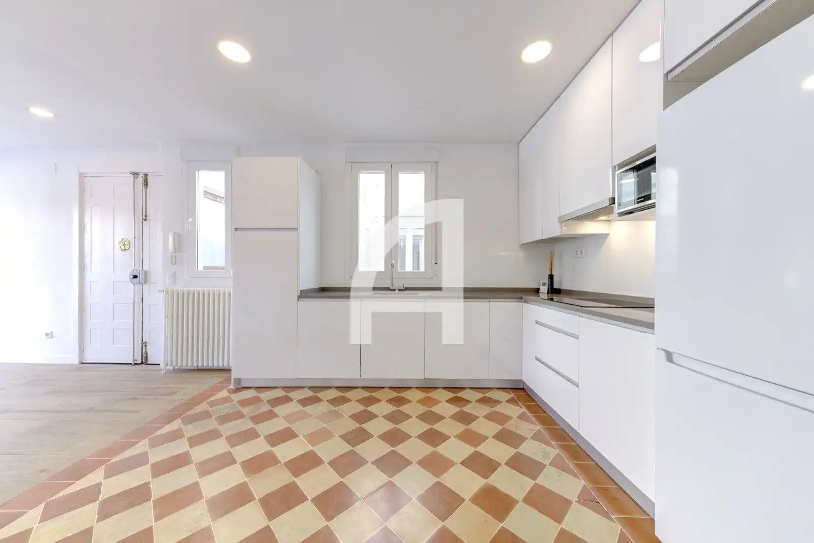 Küche von Dachboden zur Miete in Madrid mit Klimaanlage, Heizung und Terrasse