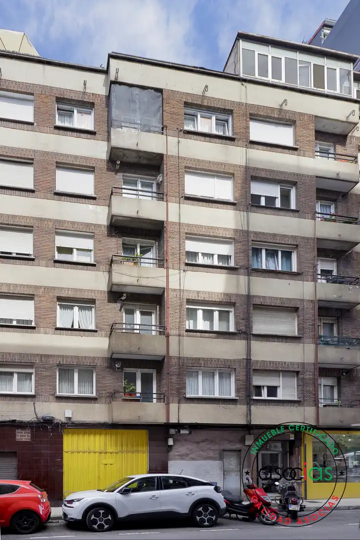Vista exterior de Àtic en venda en Gijón  amb Terrassa