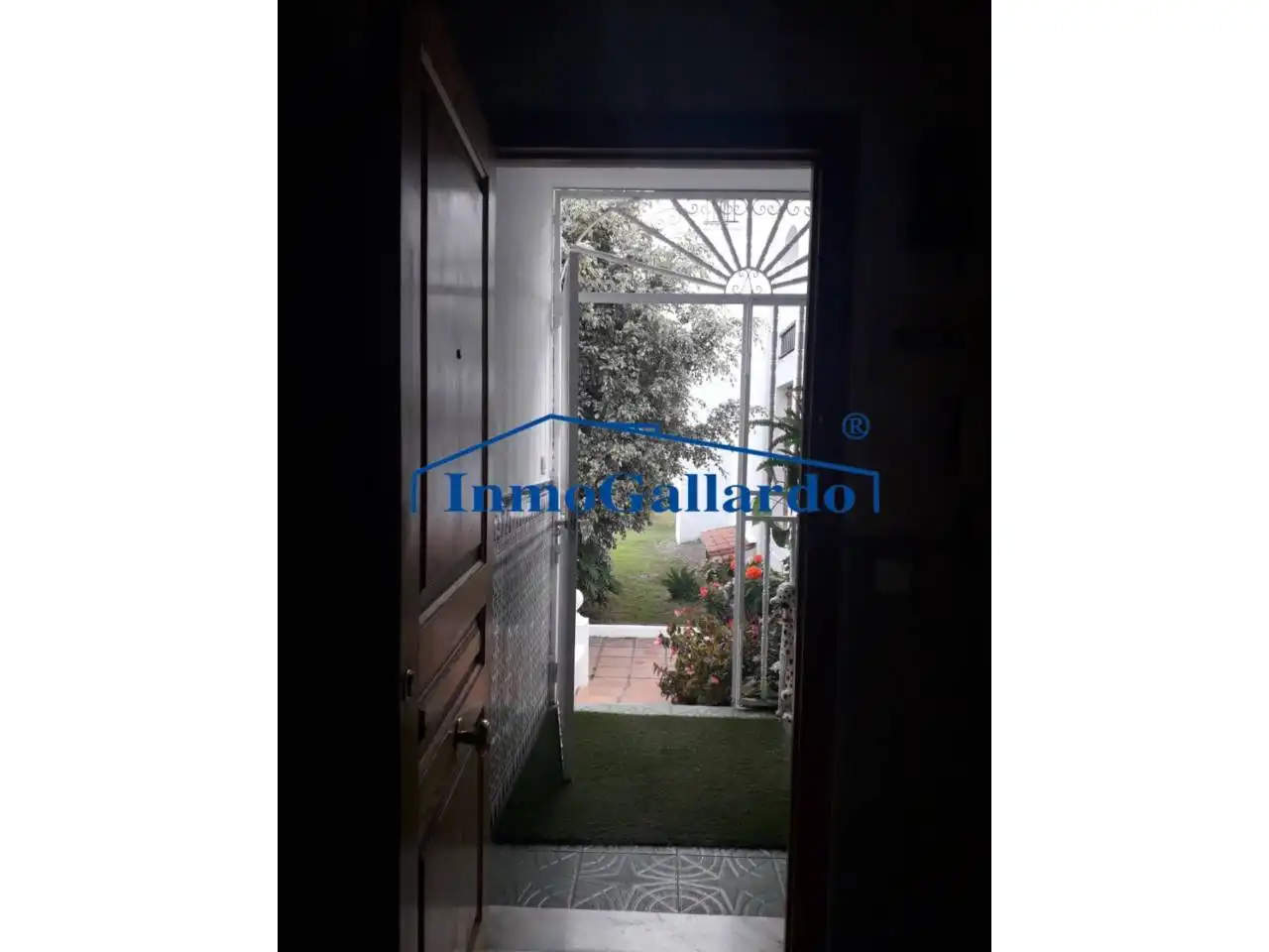 Vista exterior de Casa o xalet en venda en Málaga amb Aire condicionat, Terrassa i Piscina comunitària