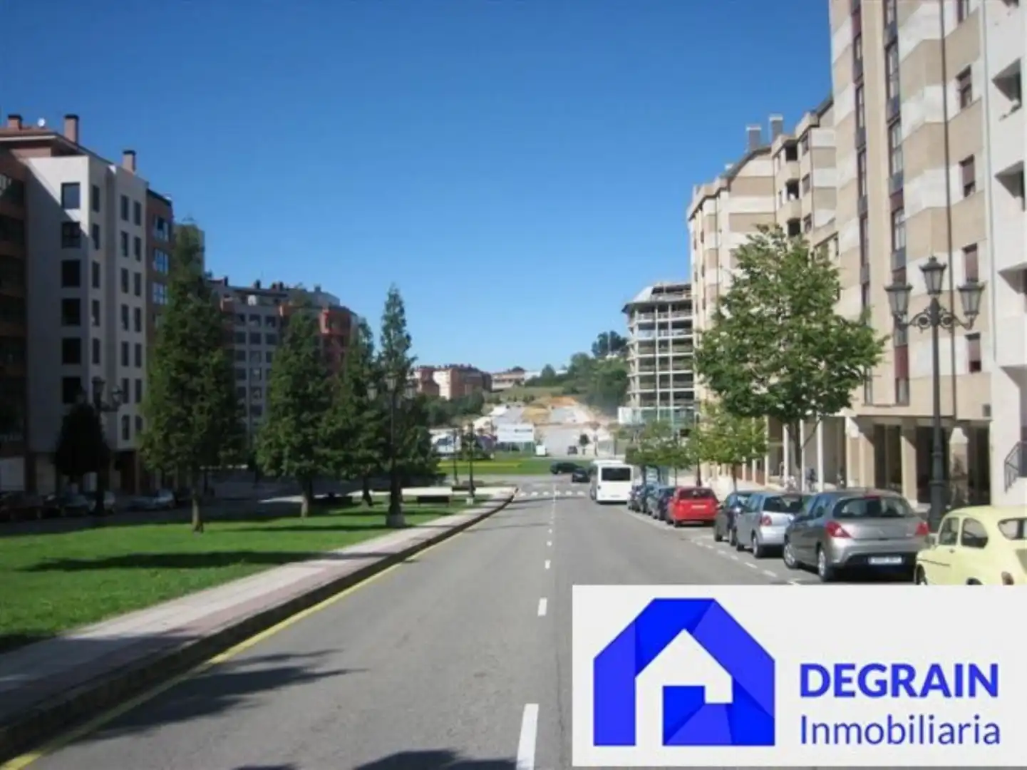 Vista exterior de Local de alquiler en Oviedo 