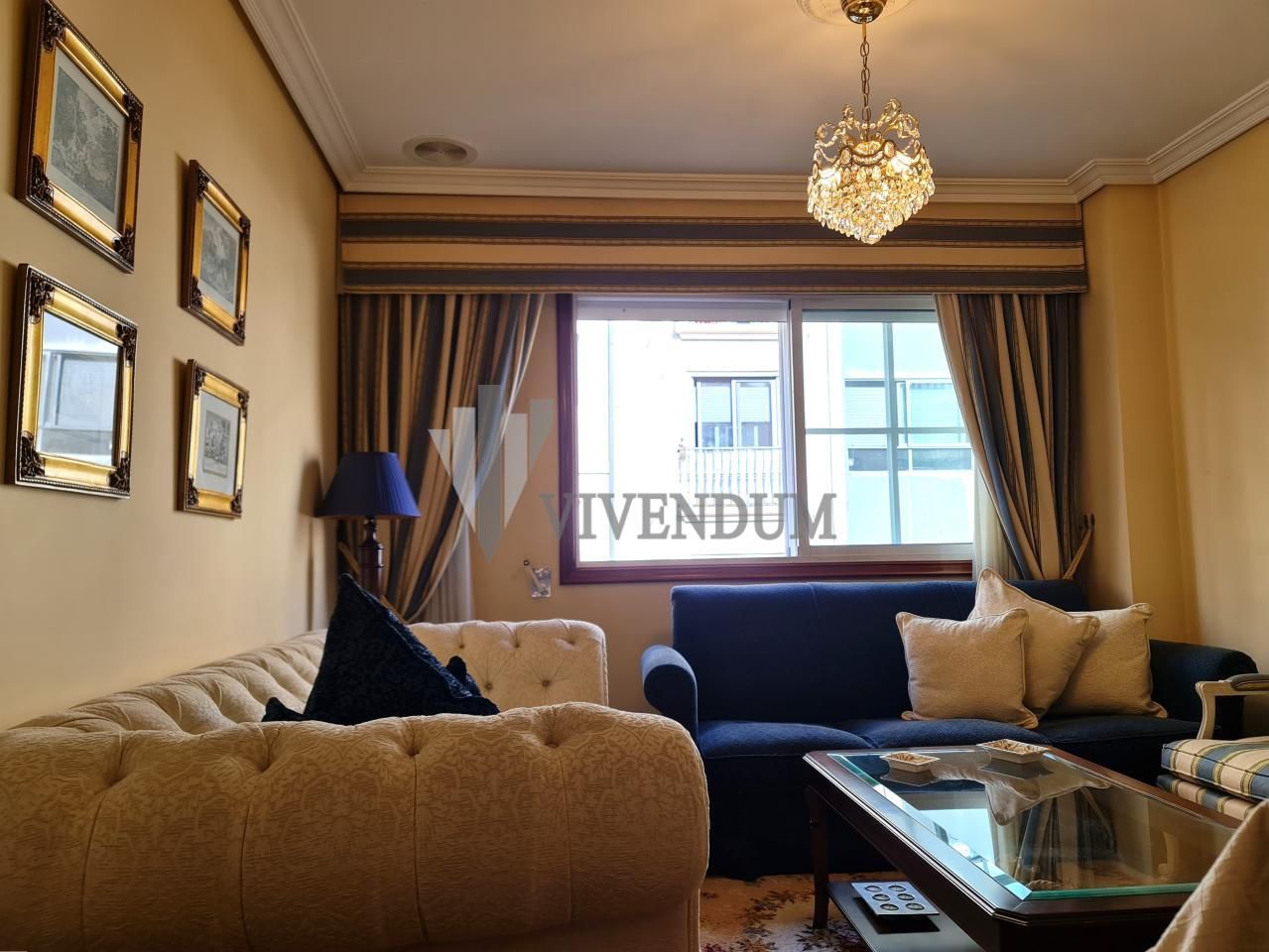 Sala d'estar de Pis en venda en Vigo  amb Calefacció