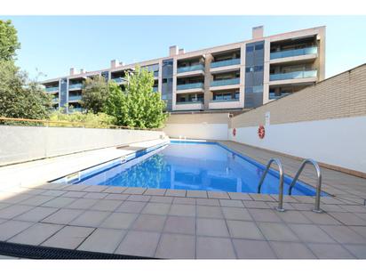 Swimming pool of Flat for sale in Sant Cugat del Vallès  with Air Conditioner, Heating and Parquet flooring