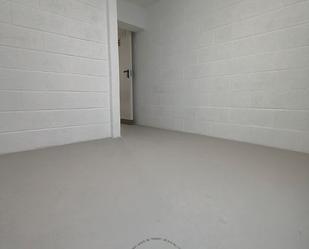 Box room to rent in Berango