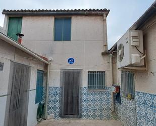 Vista exterior de Casa o xalet en venda en Puertollano amb Aire condicionat, Calefacció i Traster