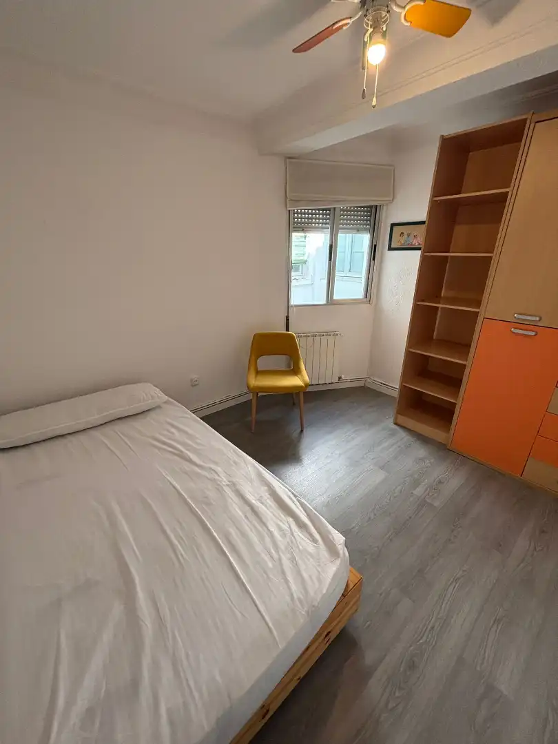 Habitación de Piso de alquiler en Zaragoza con Calefacción, Amueblado y Horno