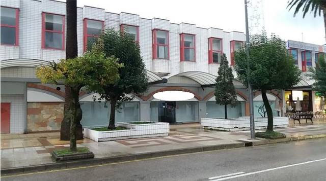 Local comercial en Venta en C/ Julio Hauzeur en Cerezo - Aspla - Torres