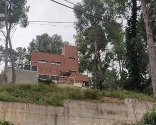 Vista exterior de Casa o xalet en venda en Vallbona d'Anoia amb Jardí privat i Terrassa