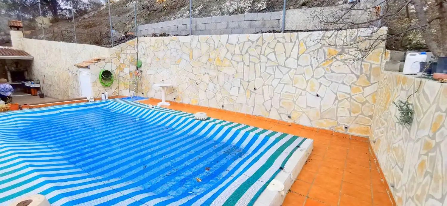 Piscina de Casa o xalet en venda en Canillas de Aceituno amb Jardí privat, Terrassa i Traster