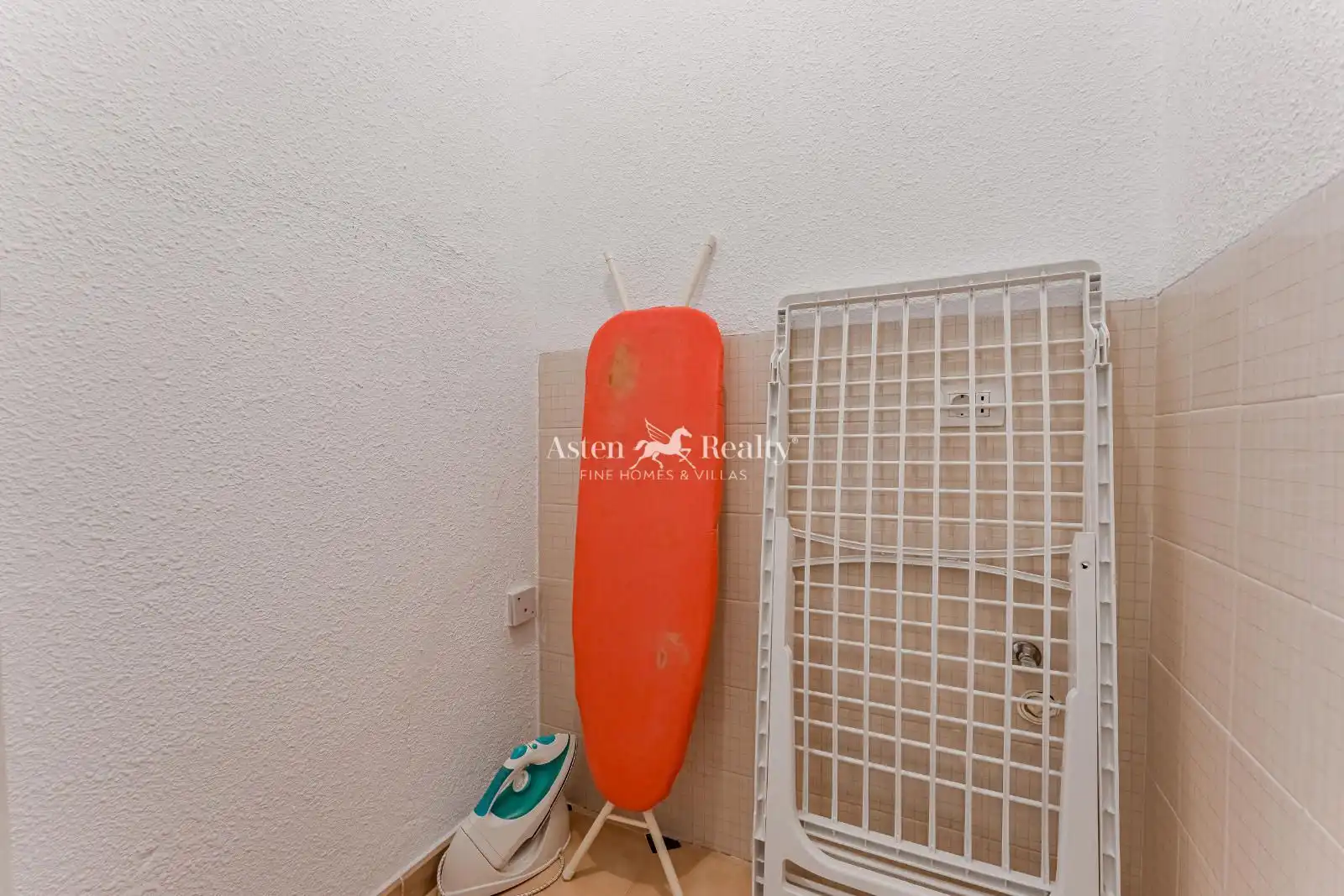 Apartament en venda a Austria, San Eugenio Alto