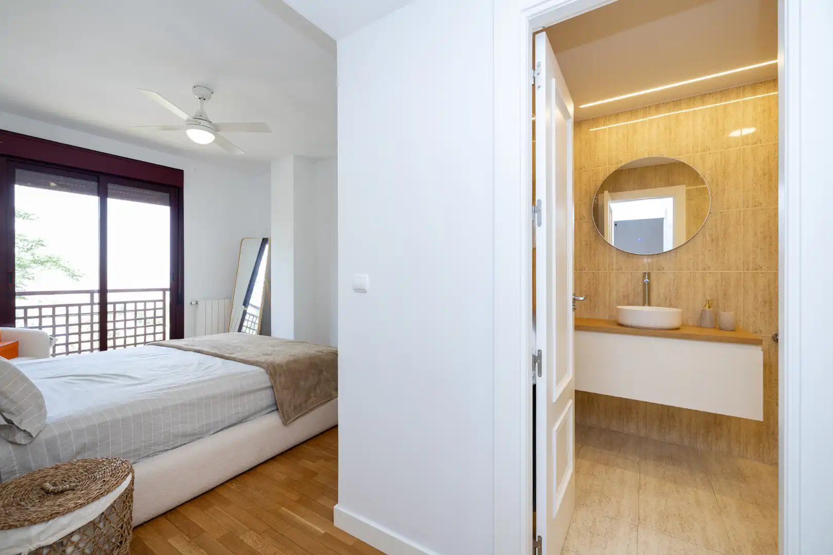 Habitación de Piso de alquiler en Granada con Calefacción, Parquet y Terraza