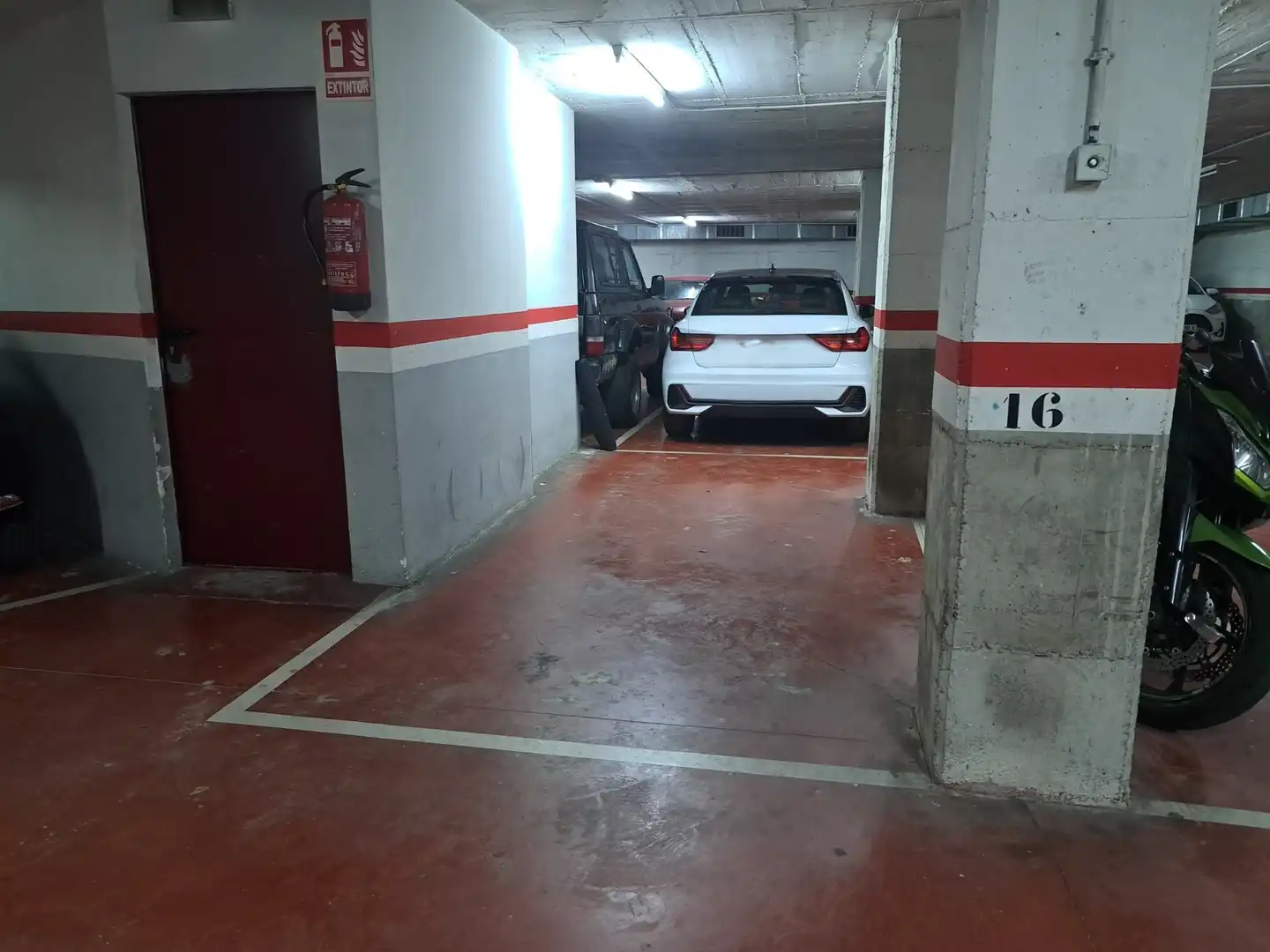 Parkplatz von Garage zum Verkauf in Rubí