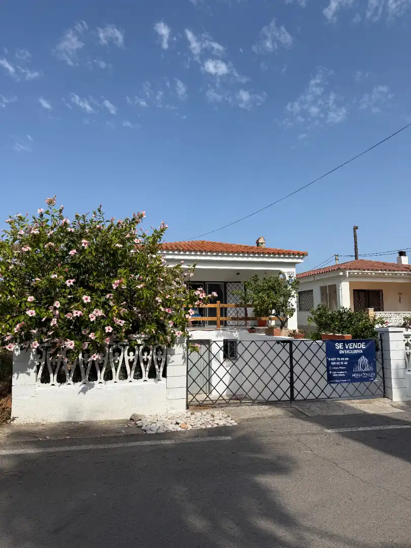 Vista exterior de Casa o chalet en venta en Vinaròs con Aire acondicionado, Calefacción y Jardín privado
