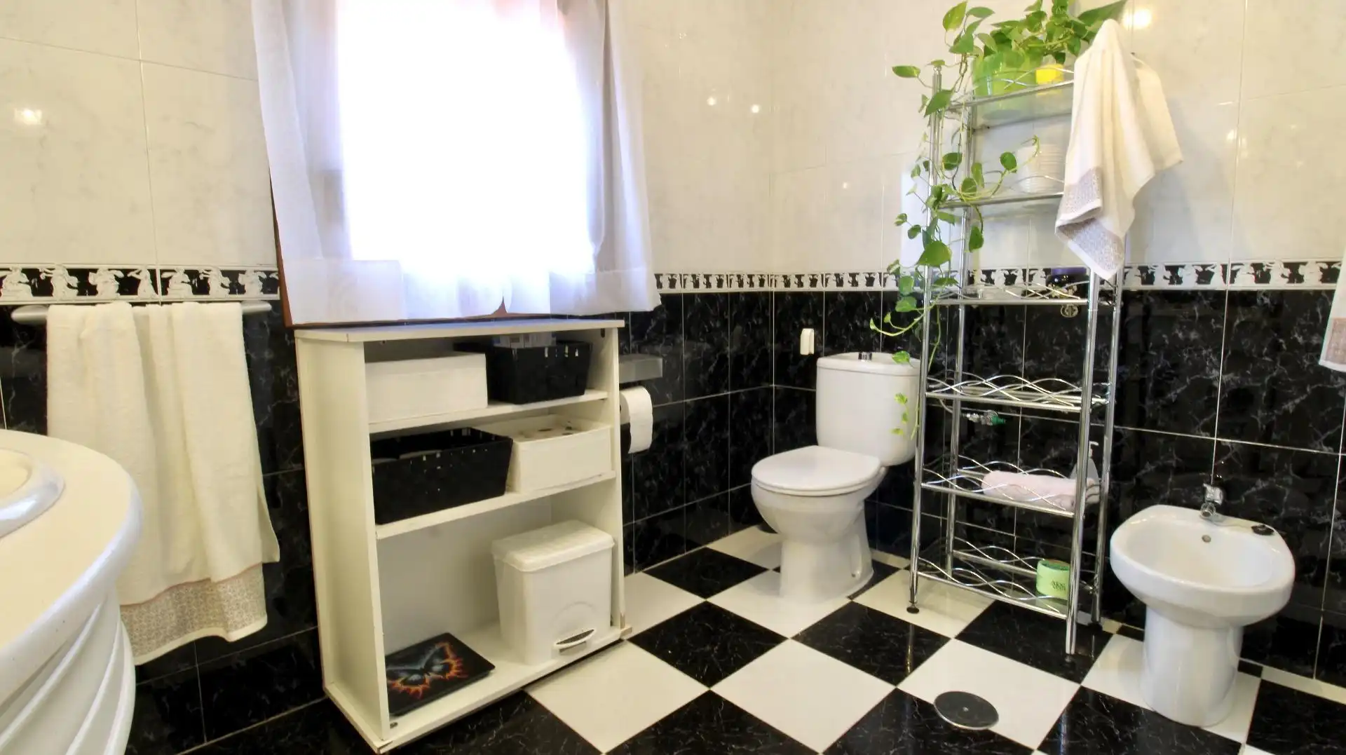 Baño de Casa adosada en venta en Vegas del Genil con Aire acondicionado, Calefacción y Terraza