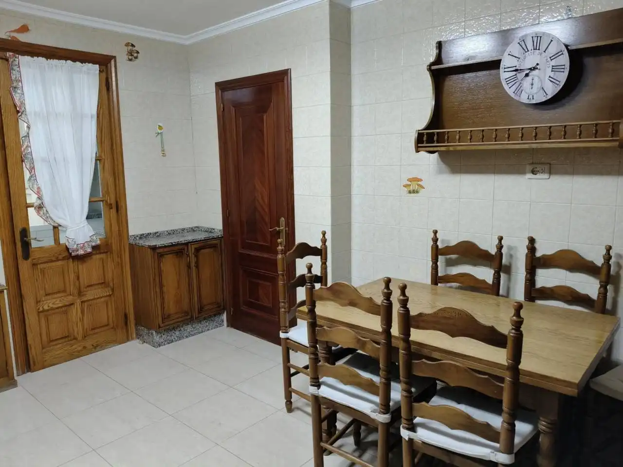 Cocina de Piso en venta en Cariño con Calefacción, Trastero y Amueblado